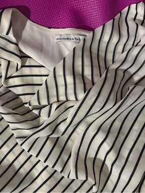 Abercrombie & Fitch White and Navy Striped V-Neck Top